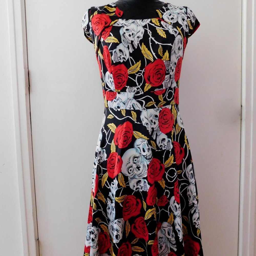 Retro Skull&Roses Dress - Picture 3 of 11